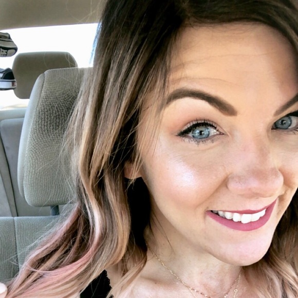 Meet your Posher, Jana - Picture 1 of 1